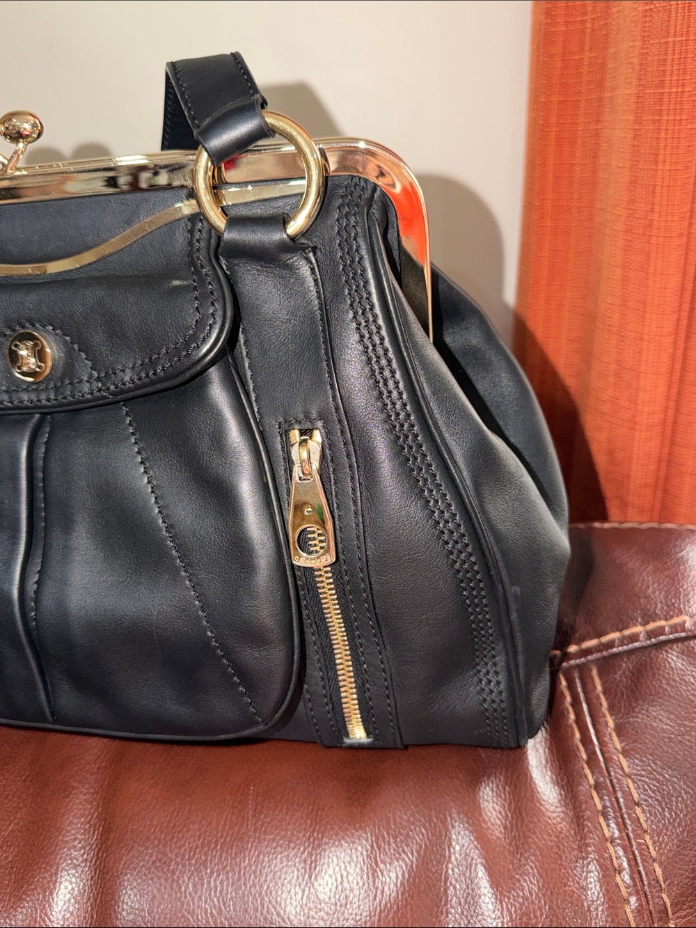 ‼️Vintage Authentic Celine Black Leather Kisslock Shoulder Bag - Picture 7 of 14